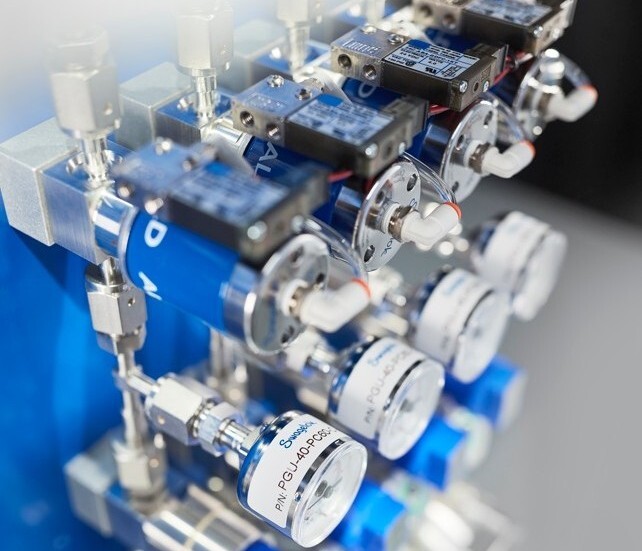 Semiconductor ALD Valves connected to an assembly for system's optimization. Semiconductor ALD Valves connected to an assembly for system's optimization.